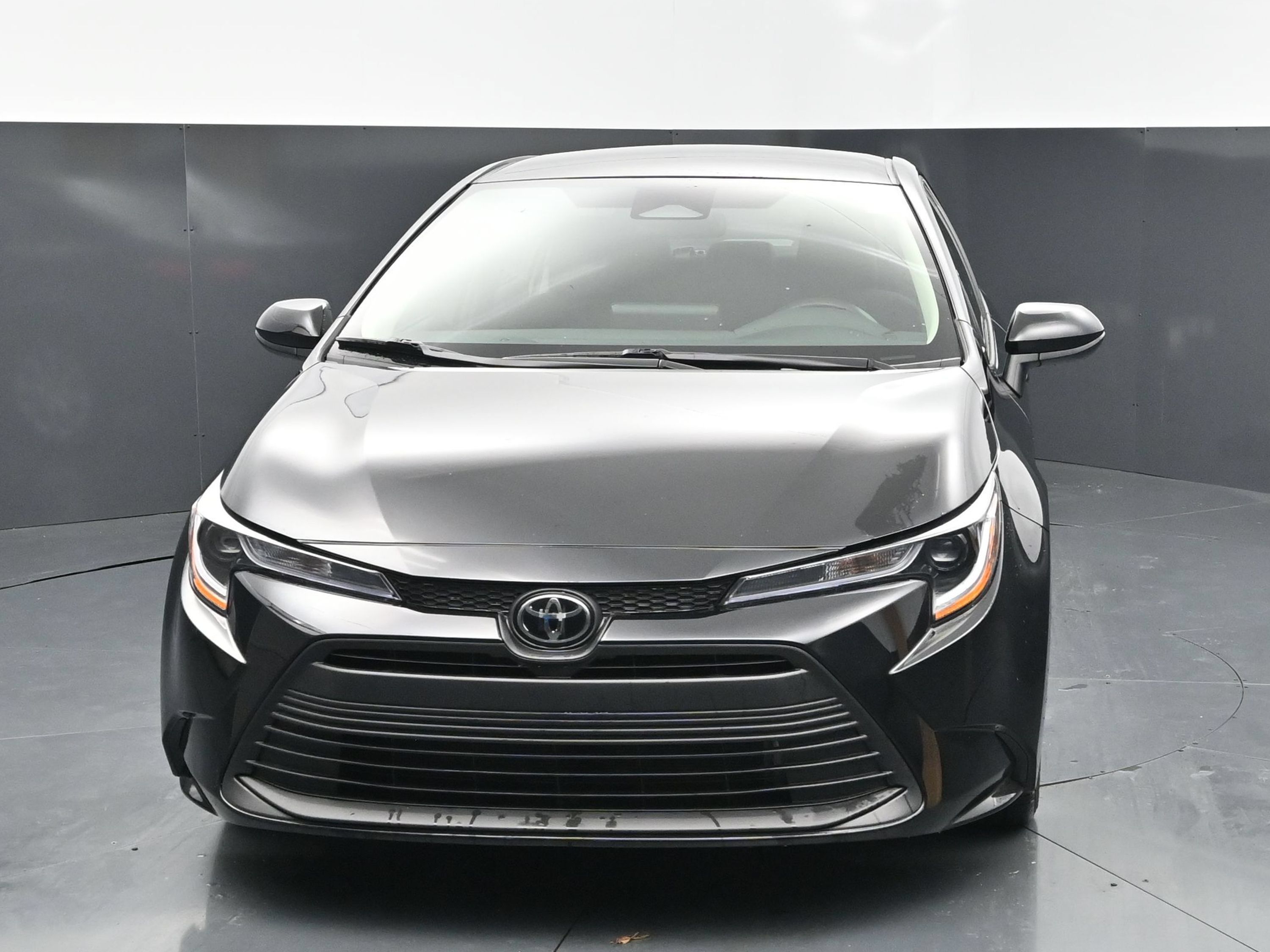 Used 2026 Toyota Corolla LE FWD image 8