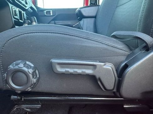 Used 2019 Jeep Wrangler Unlimited Sport image 17