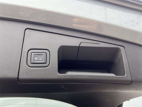 Certified 2023 Cadillac XT4 Premium Luxury w/ Technology Package image 7