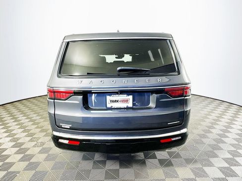 Certified 2022 Jeep Wagoneer Series I AWD/4WD image 9