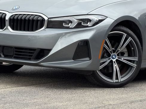Used 2023 BMW 330e xDrive w/ Premium Package AWD/4WD image 9