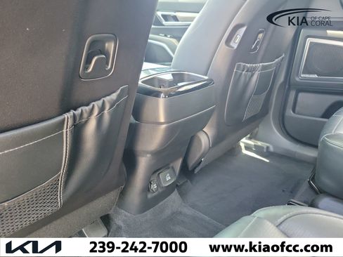 Certified 2022 Kia Telluride SX w/ SX Prestige Package AWD/4WD image 14