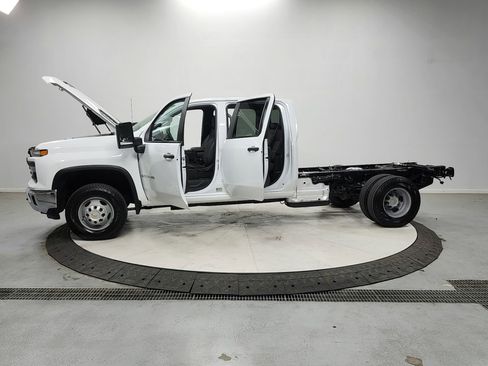 Used 2024 Chevrolet Silverado 3500 W/T w/ WT Convenience Package AWD/4WD image 12