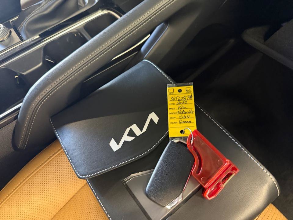 Used 2022 Kia Telluride SX w/ Towing Package FWD image 38