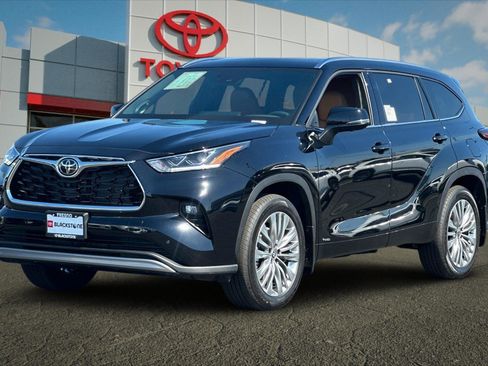 Used 2026 Toyota Highlander Platinum AWD/4WD image 7