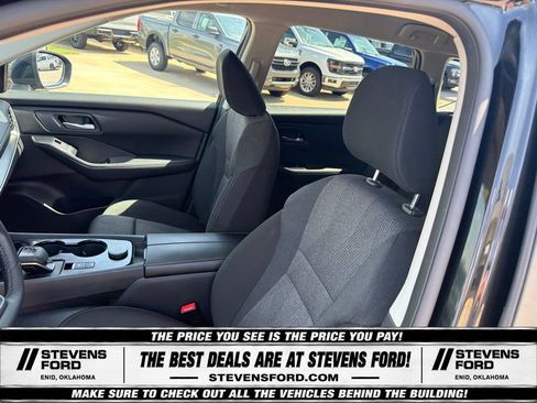 Used 2025 Nissan Rogue SV AWD/4WD image 14