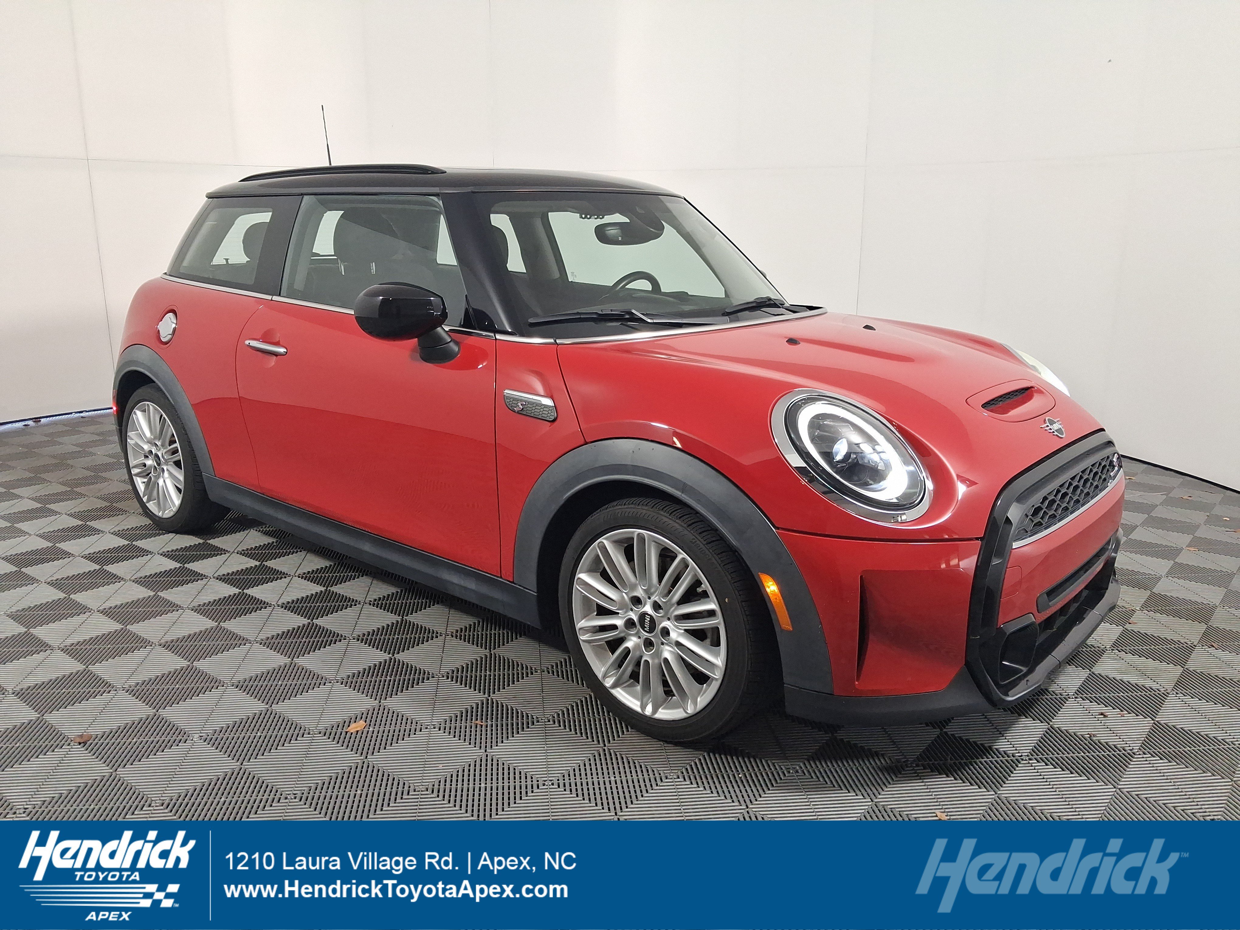 Used 2022 MINI Cooper S w/ Premium Package FWD image 1
