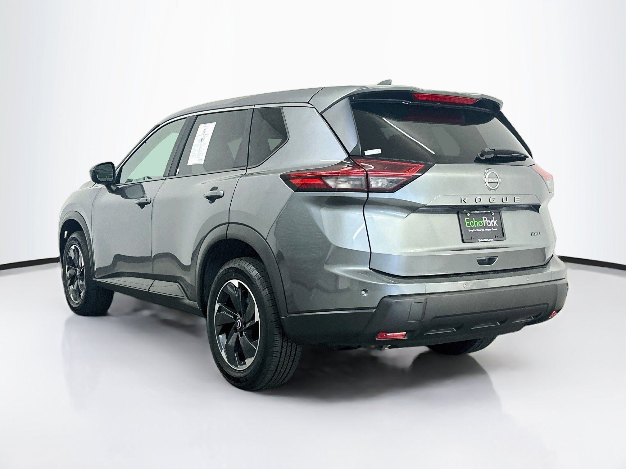 Used 2025 Nissan Rogue SV AWD/4WD image 5