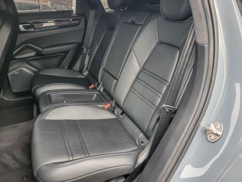 Used 2022 Porsche Cayenne Turbo GT image 10