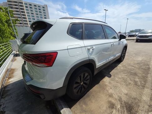Used 2022 Volkswagen Taos S FWD image 4