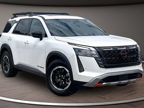 New 2026 Nissan Pathfinder Rock Creek w/ Rock Creek Premium Package AWD/4WD image 2