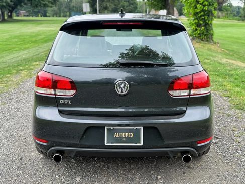Used 2010 Volkswagen GTI 2-Door FWD image 37