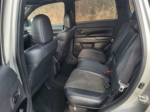 Used 2019 Mitsubishi Outlander LE image 13