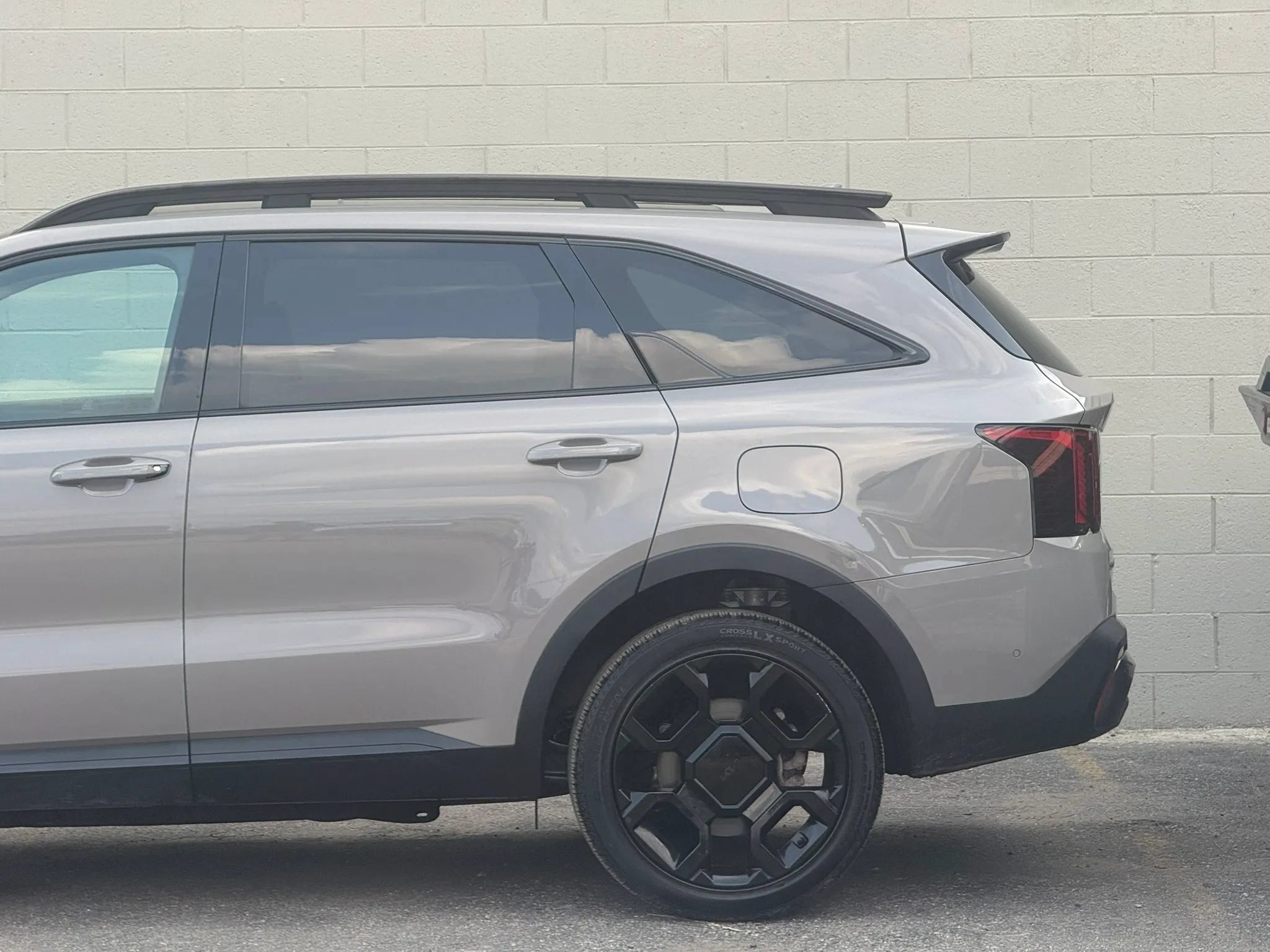 Used 2025 Kia Sorento SX AWD/4WD image 5
