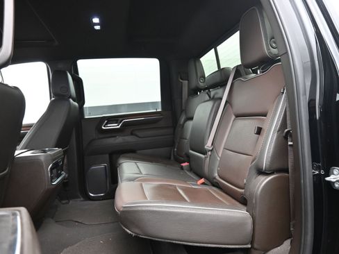 Used 2024 GMC Sierra 2500 Denali w/ Denali Reserve Package image 16