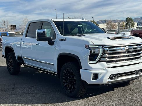 New 2026 Chevrolet Silverado 2500 High Country w/ High Country Premium Package AWD/4WD image 3