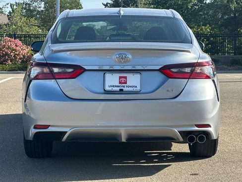 Used 2021 Toyota Camry SE FWD image 5