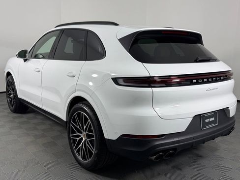 Certified 2026 Porsche Cayenne AWD/4WD image 3