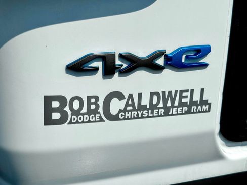 Used 2023 Jeep Wrangler Unlimited w/ Cold Weather Group AWD/4WD image 9