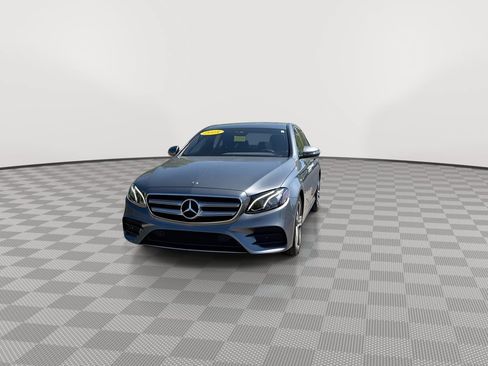 Used 2018 Mercedes-Benz E 300 4MATIC image 4