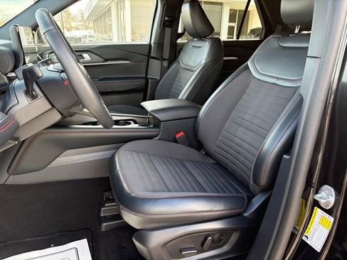 Used 2025 Ford Explorer ST-Line image 6