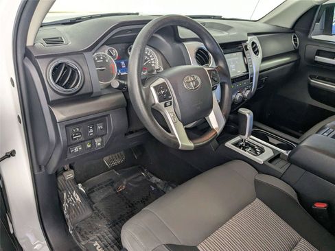 Used 2017 Toyota Tundra SR5 w/ SR5 Upgrade Package AWD/4WD image 12