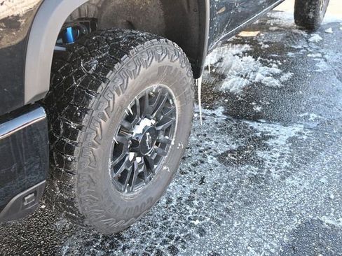 New 2026 Chevrolet Silverado 2500 ZR2 AWD/4WD image 12