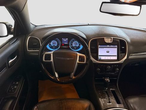 Used 2011 Chrysler 300 Limited RWD image 20