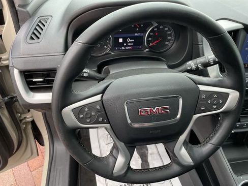 Used 2023 GMC Terrain SLT w/ Infotainment Package II image 11