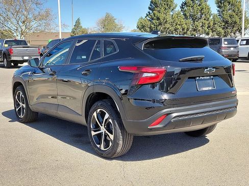 Used 2025 Chevrolet Trax RS w/ Sunroof Package image 7