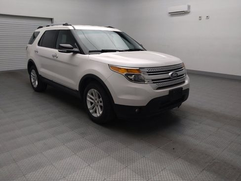 Used 2014 Ford Explorer XLT w/ Equipment Group 202A image 13