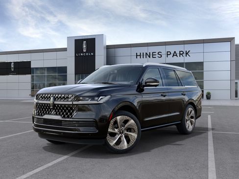 New 2027 Lincoln Navigator Black Label AWD/4WD image 2