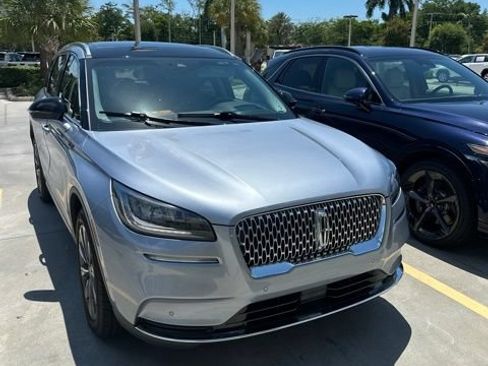 Used 2022 Lincoln Corsair Reserve w/ Equipment Group 201A AWD/4WD image 2