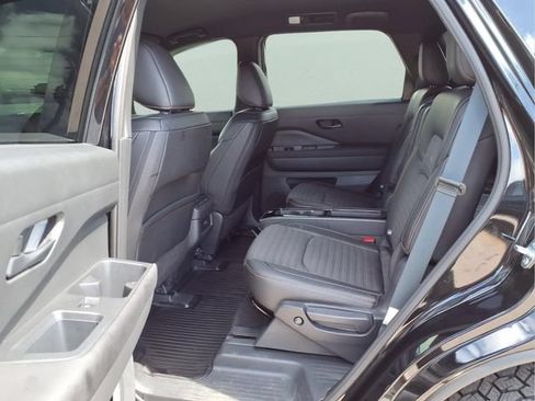 Used 2025 Nissan Pathfinder Rock Creek AWD/4WD image 20