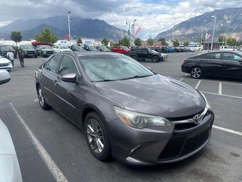Used 2015 Toyota Camry SE FWD image 2