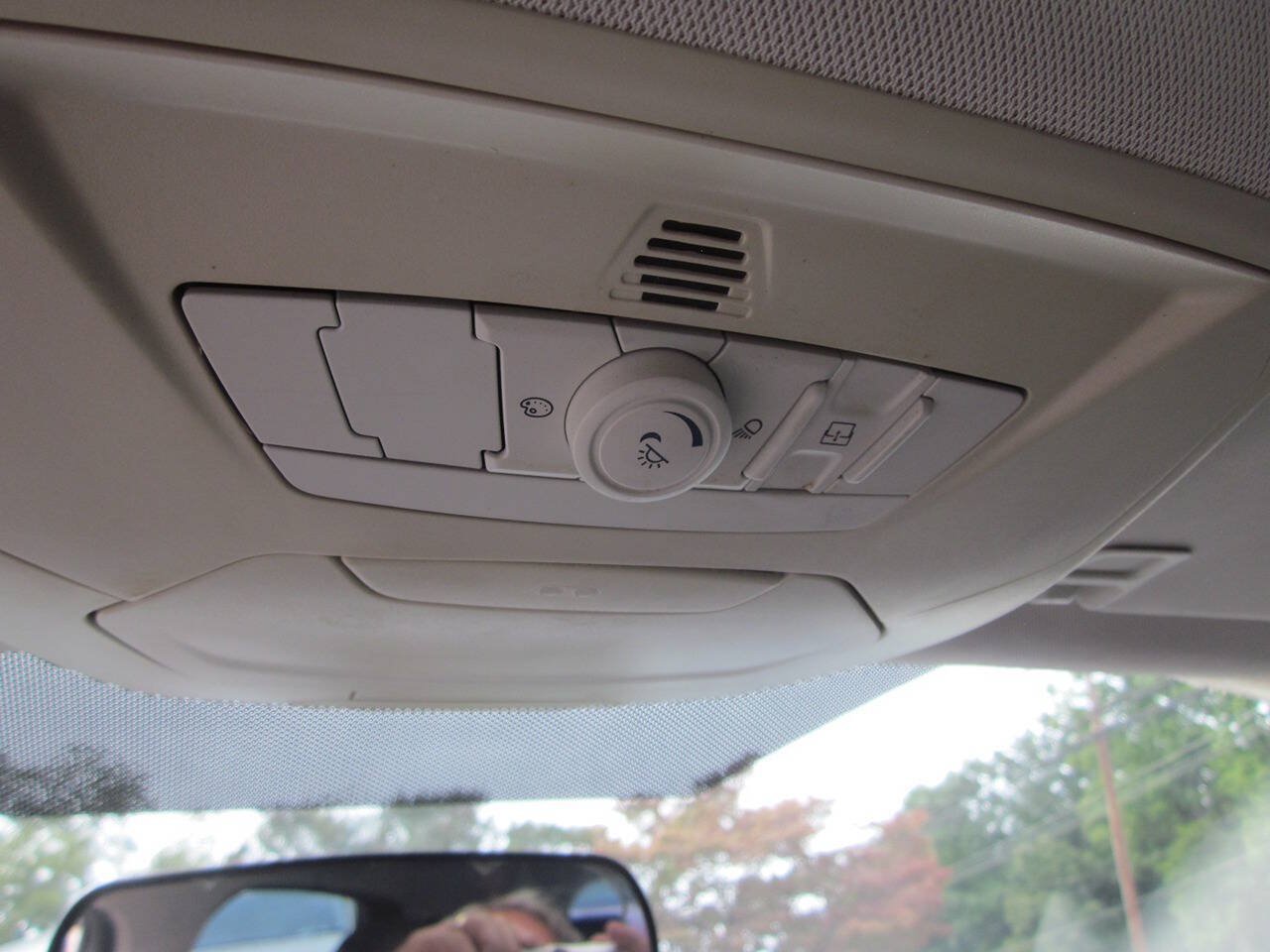 Used 2014 Ford Focus SE w/ Equipment Group 201A FWD image 21