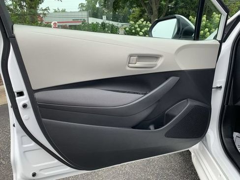 Used 2026 Toyota Corolla LE FWD image 17