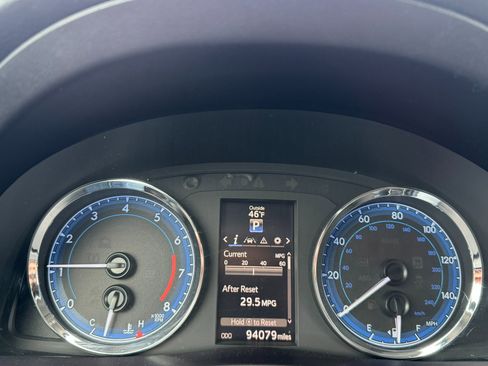 Used 2018 Toyota Corolla SE image 15