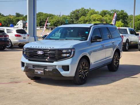 New 2027 Ford Expedition Platinum w/ Stealth Performance Package AWD/4WD image 3