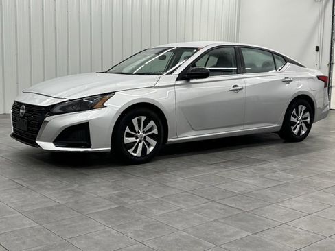 Used 2024 Nissan Altima 2.5 S image 4