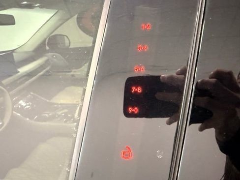 Used 2023 Lincoln Aviator Black Label w/ Class IV Trailer Tow Package image 11