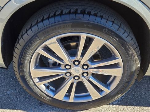 Used 2025 Cadillac XT6 Premium Luxury image 10