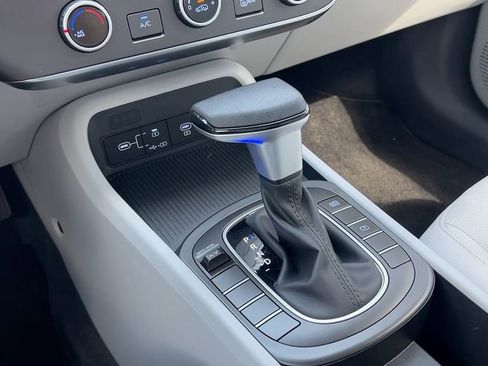 Used 2025 Hyundai Kona SE image 30