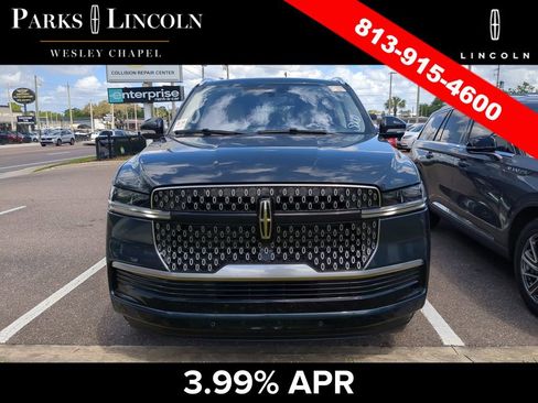 Used 2025 Lincoln Navigator L Reserve image 3