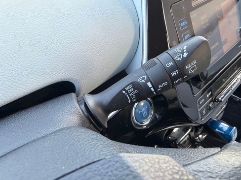 Used 2017 Toyota Prius Four image 15