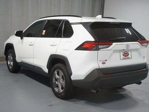 Used 2022 Toyota RAV4 XLE AWD/4WD image 6