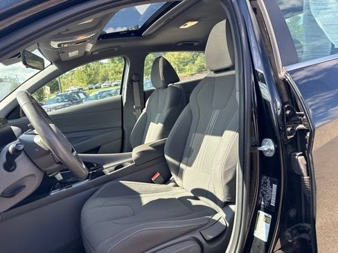 Used 2024 Hyundai Elantra SEL w/ Convenience Package FWD image 2