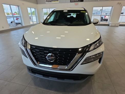 Used 2021 Nissan Rogue S FWD image 3