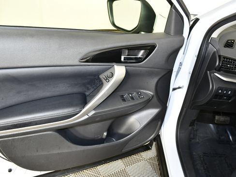 Used 2024 Mitsubishi Eclipse Cross SE image 34