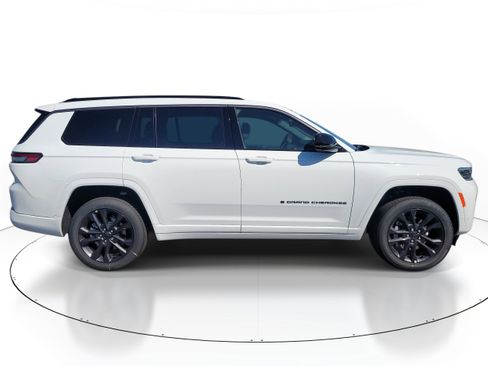 New 2026 Jeep Grand Cherokee L Limited AWD/4WD image 5